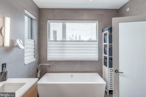 1112 17 St, Philadelphia PA 19146-4717 exterior