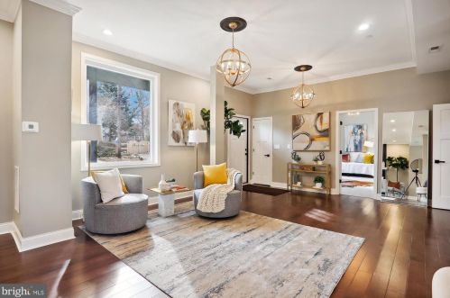 900 Prospect St, Silver Spring MD  20912-6875 exterior