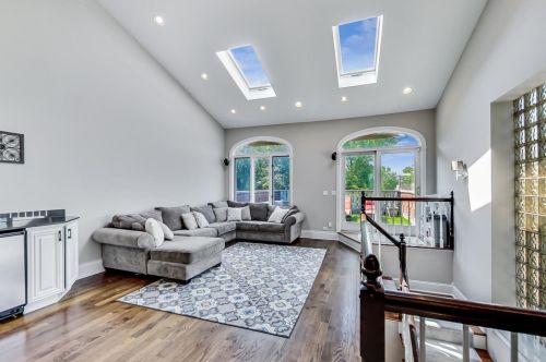 1542 Oakdale Ave, Chicago IL 60657-4024 exterior