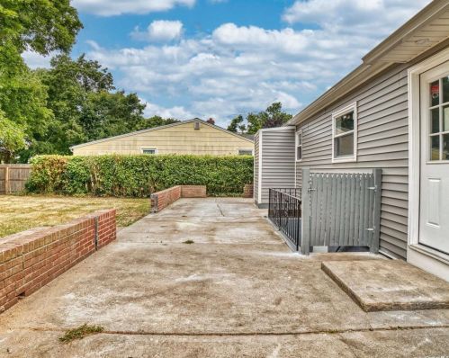 37 9 Ave, Huntington Station NY 11746-2219 exterior