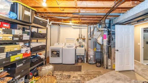 22158 Edgewater, Novi MI  48375-5014 exterior