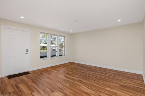 1 Lanai Cir, Naples FL 34112-6901 exterior