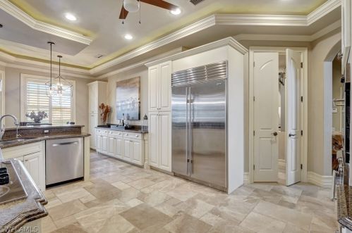 1947 Gordon Riv Ln, Naples FL 34104-5296 exterior