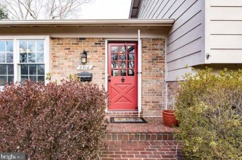 2310 Candlewood Dr, Alexandria VA exterior