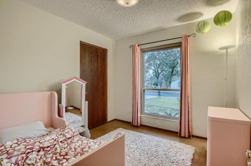 3111 Dominic Dr, Austin TX 78745-7462 exterior