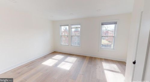 1015 Euclid St, Washington DC  20001-3995 exterior