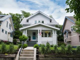 2817 34th St, Omaha, NE 68105-3645