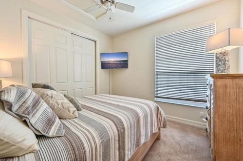 4817 Keswick Way, Naples FL 34105-6626 exterior