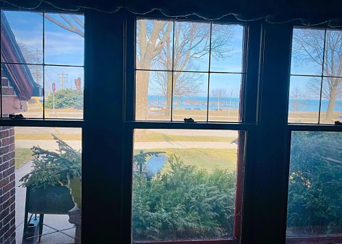 2751 Shr Dr, Milwaukee WI 53207-3007 exterior