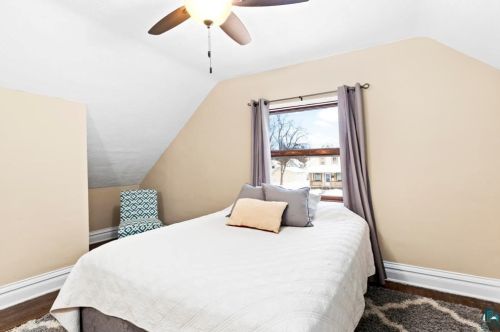 425 71 Ave, Duluth MN 55807-1842 exterior