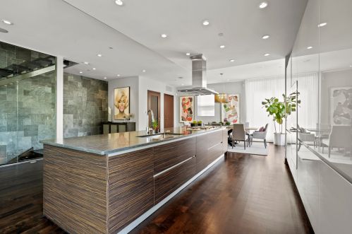 755 Kilbourn Ave, Milwaukee WI 53208-3111 exterior