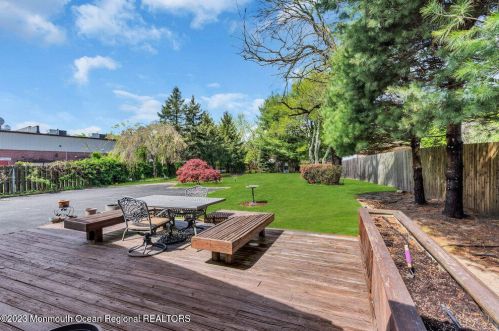 242 Hope Chapel Rd, Jackson Twp NJ  08527-5023 exterior