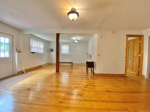 298 Derby Rd, Middletown NY 10940-7294 exterior