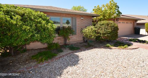 8726 28th St, Tucson, AZ 85710-7221