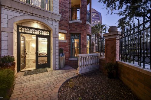 2001 1st Ave, Phoenix, AZ 85003-1156