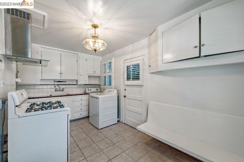 1630 Chestnut St, Berkeley CA 94702-1430 exterior