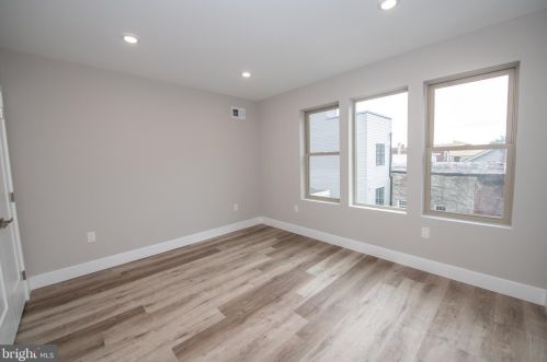 2213 Emerald St, Philadelphia PA 19134-3548 exterior