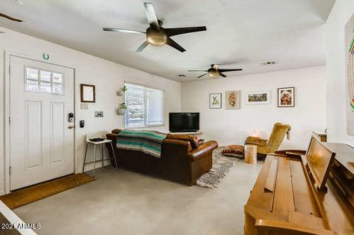 4233 17 Ave, Phoenix AZ 85027-5308 exterior