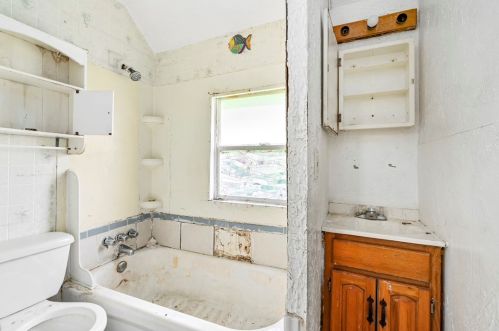 6634 Butler St, Pittsburgh PA  15206-1018 exterior