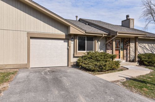 4917 Imperial Cir, Milwaukee WI 53220-4627 exterior