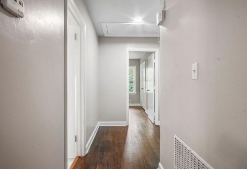 1689 Laurelwood Dr, Atlanta GA 30311-3800 exterior