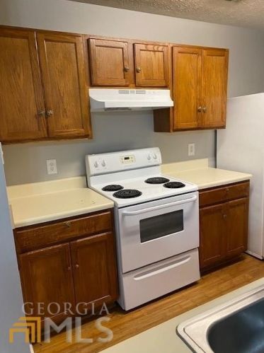 5626 Strathmoor Manor Cir, Lithonia GA  30058-2633 exterior