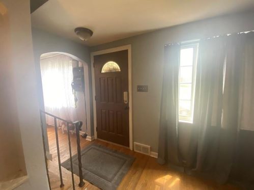 2816 Castleview Dr, Pittsburgh, PA 15227-4302