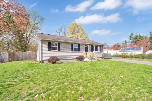 105 Joan St, Springfield MA  01129-1533 exterior