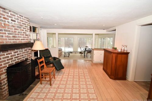 235 Deer Run Rd, Wilton CT 06897-1204 exterior