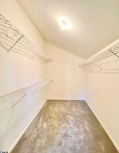 56 Bond St, Bridgewater NJ 08807-2458 exterior