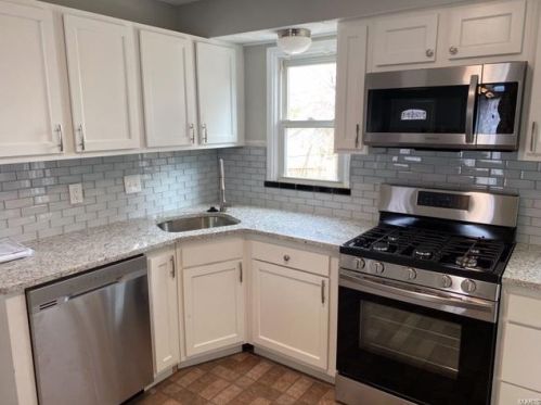 9338 Radio Dr, Saint Louis MO 63123-5456 exterior