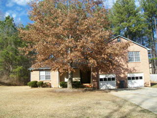 5904 Summerglen Ln, Atlanta GA  30349-5268 exterior