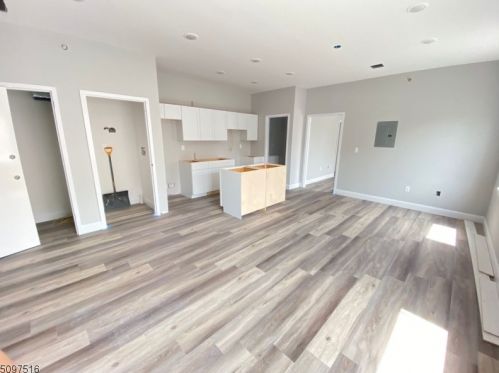 75 Beech St, Paterson NJ  07501-3043 exterior