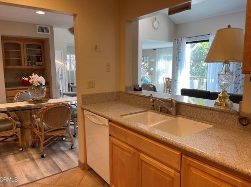 4687 San Sebastian Dr, Oxnard CA  93035-3644 exterior