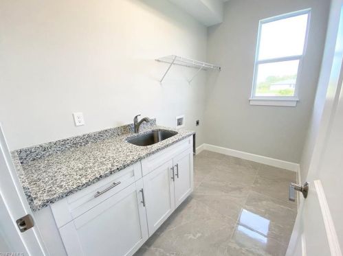 2547 58 Ave, Naples FL 34120-2656 exterior