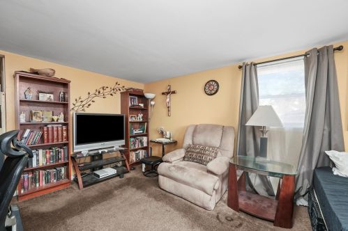 5759 63 Pl, Chicago IL 60638-5414 exterior