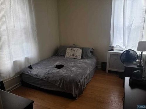 55 Clinton Pl, East Rutherford NJ 07073-1323 exterior