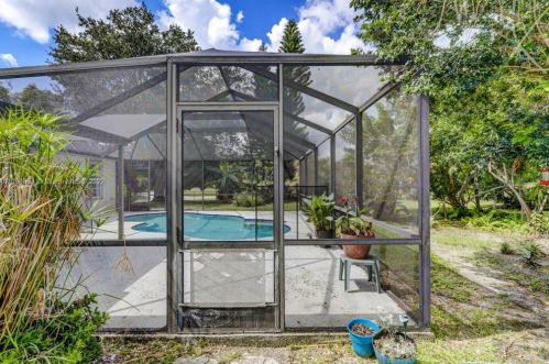 681 College Park Rd, Fort Pierce FL 34953-3330 exterior