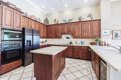 3006 Barton Pt Dr, Austin TX 78733-6322 exterior