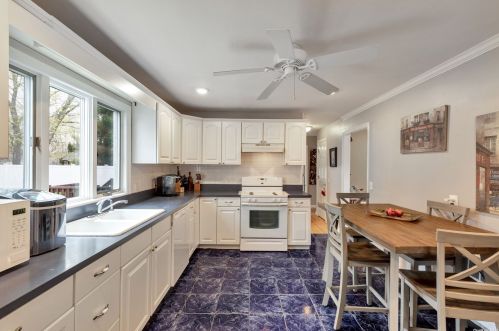 836 Locust Ave, Bohemia NY 11716-2186 exterior