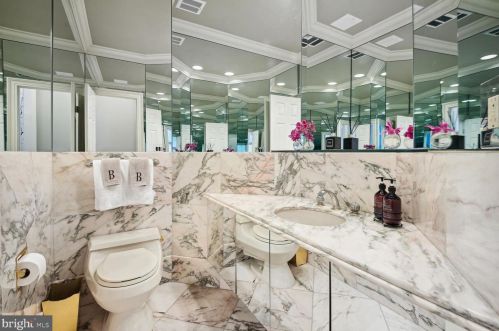 9906 Avenel Farm Dr, Rockville MD 20854-5410 exterior