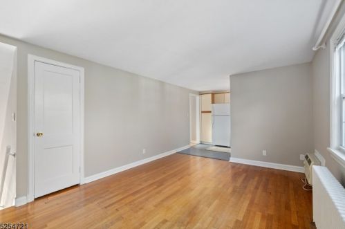 506 Lincoln Park, Cranford NJ 07016-3126 exterior