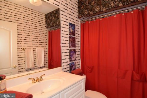 11300 Glen Rd, Rockville MD 20854-1849 exterior