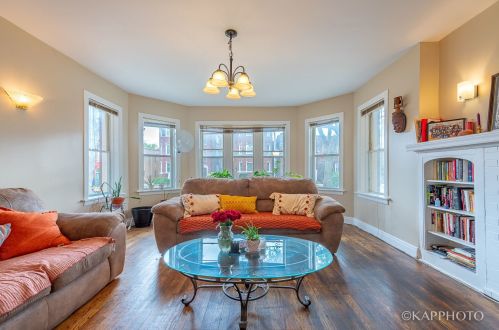 7728 East End Ave, Chicago IL 60649-4909 exterior