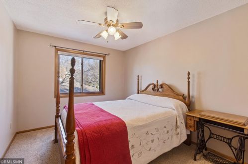 1058 Briar Crk Rd, Saint Paul MN 55123-1515 exterior