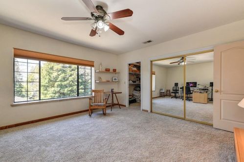 9811 Blue Lk Dr, Folsom CA 95630-1909 exterior