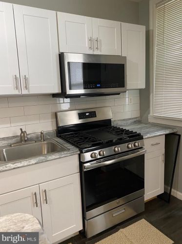 6242 Hazel Ave, Philadelphia PA 19143-1937 exterior