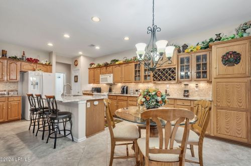 9 Graham Ct, Bluffton SC 29909-4435 exterior