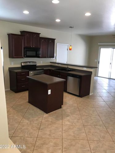 3036 Cavalry Dr, Phoenix AZ  85086-3215 exterior