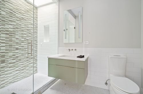 1449 Astor St, Chicago IL 60610-1608 exterior